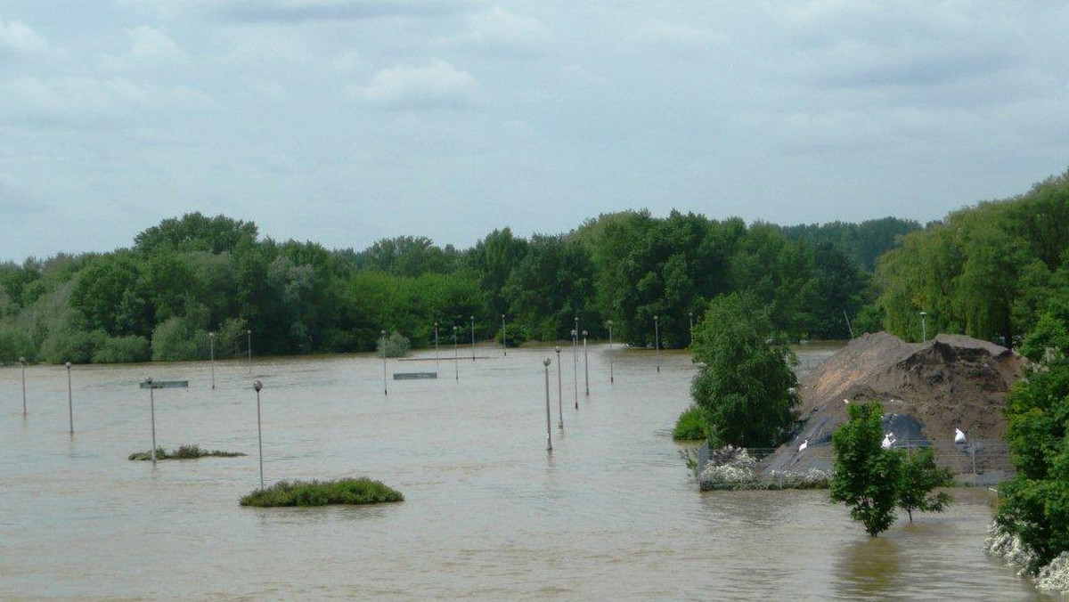 Pogarsza się sytuacja na Wiśle w naszym regionie. Z najnowszego raportu Instytutu Meteorologii i Gospodarki Wodnej wynika, że potwierdzą się złe prognozy, dotyczące ewentualnej powodzi.