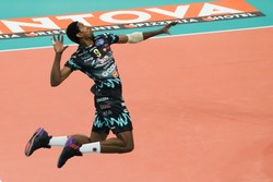 Liga włoska siatkarzy. 20 punktów Leona, zespół Polaków niepokonany