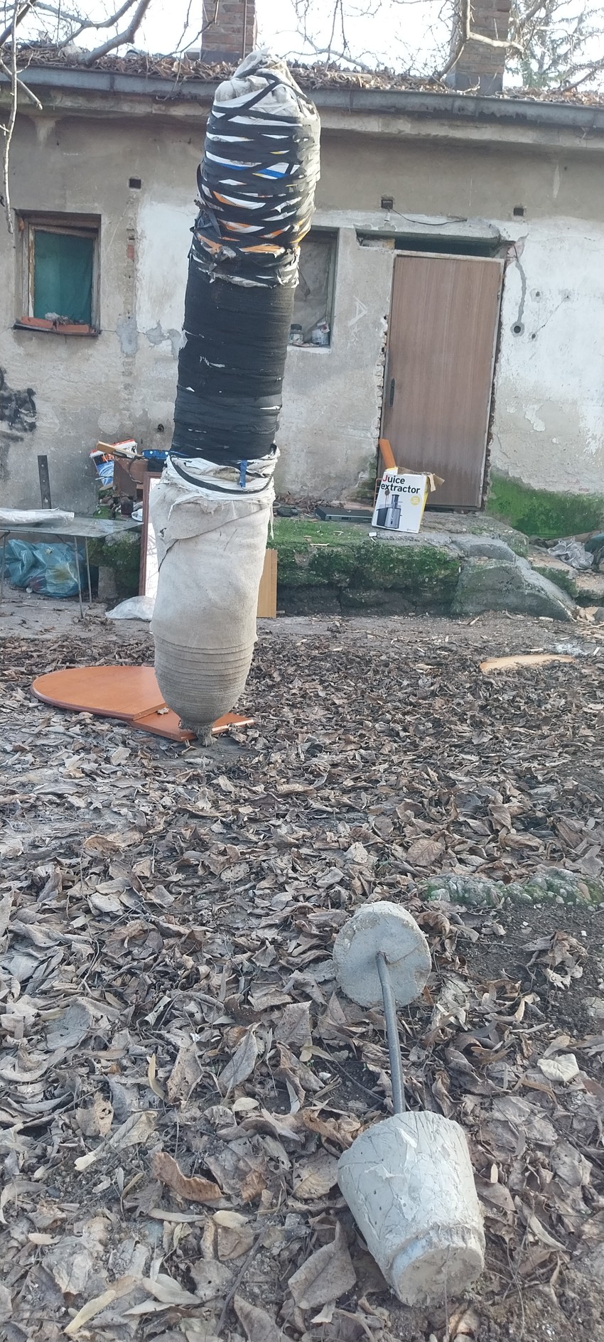 Napuštena kuća u Sokobanjskoj ulici ispred koje je došlo do napada