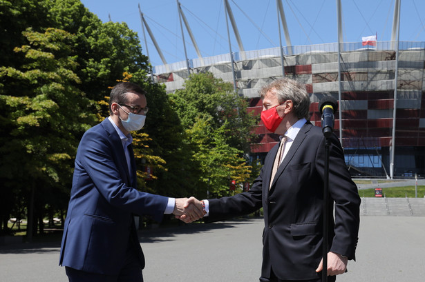 Premier Mateusz Morawiecki i Zbigniew Boniek