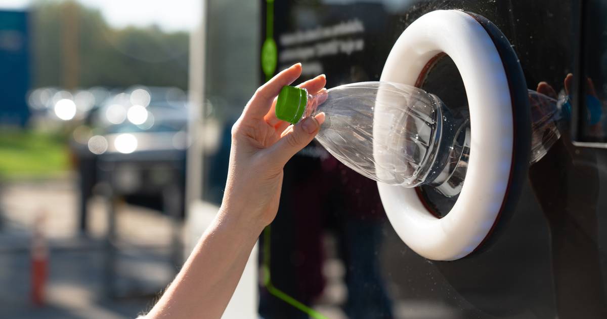 Tak Polacy zarabiają na systemie kaucyjnym. Rekordzista oddał 1095 butelek i puszek