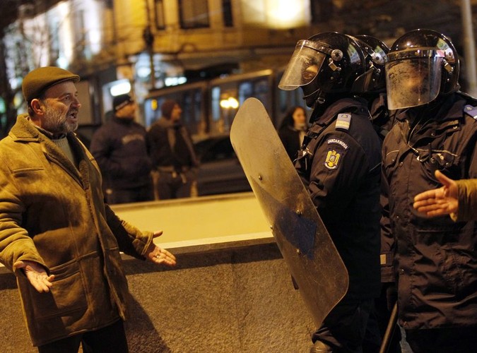 Demonstranci chcą pokazać sprzeciw wobec polityki prezydenta Traiana Basescu