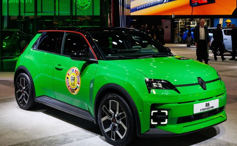 Nowe Renault 5 i Alpine A290 z tytułem Car of the Year 2025