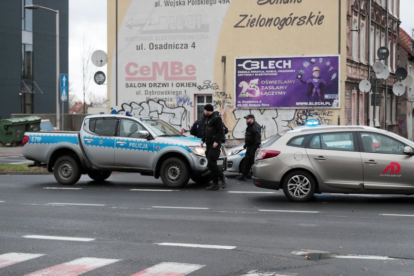 Pijany kierowca zaatakował policjantów