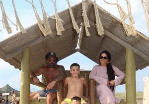 Seka sa decom i mužem