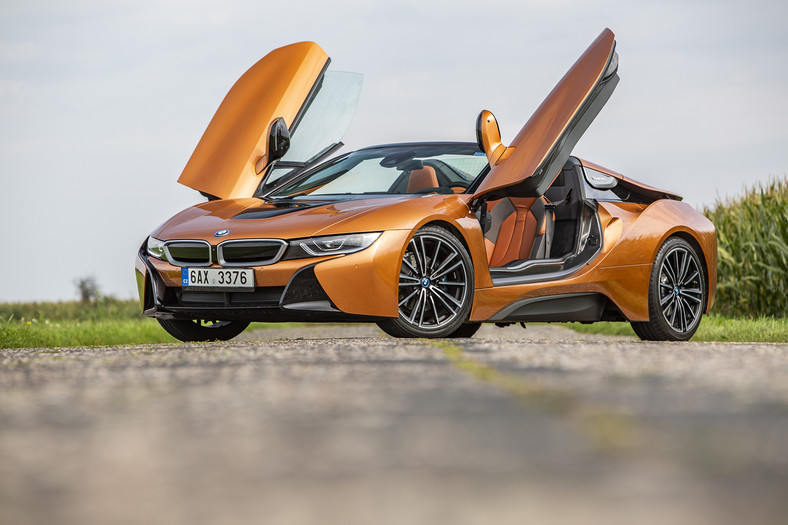 Test BMW i8 Roadster - futurystycznie i luksusowo