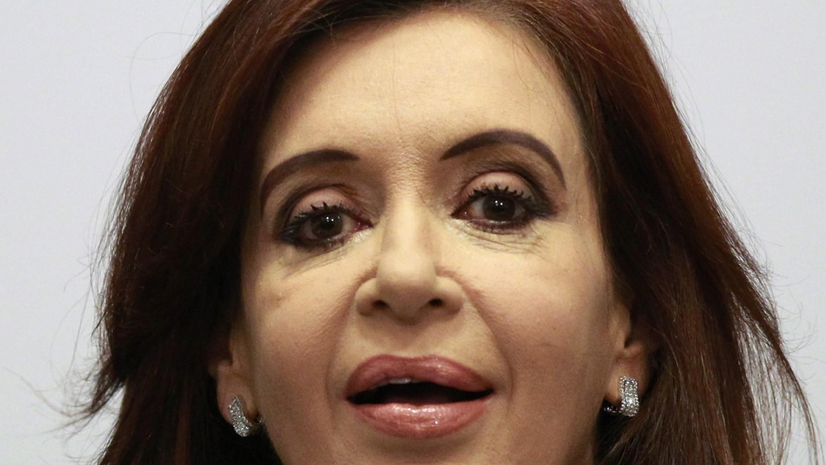 Prezydent Argentyny Cristina Fernandez de Kirchner zamierza ponownie ubiegać się o najwyższy urząd w państwie. Kirchner zapowiedziała wczoraj w wystąpieniu telewizyjnym, że będzie kandydować w wyborach prezydenckich 23 października.
Sondaże dają jej duże szanse na zwycięstwo.