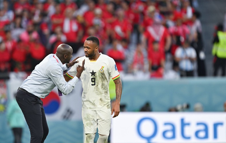 Coach Otto Addo giving instructions to Jordan Ayew