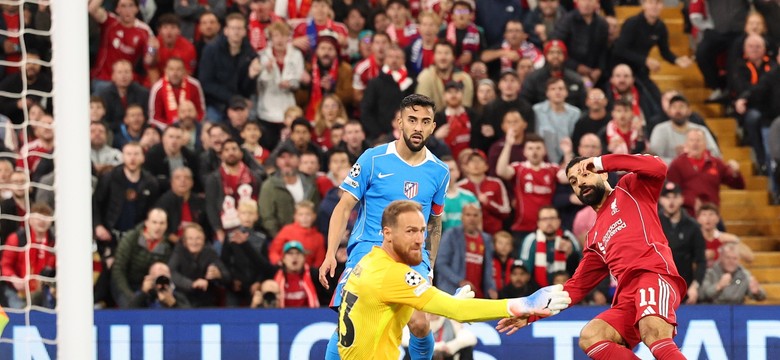 Liga Mistrzów. Salah strzelił gola Robertsonem. Klęska drużyny Zalewskiego w Paryżu