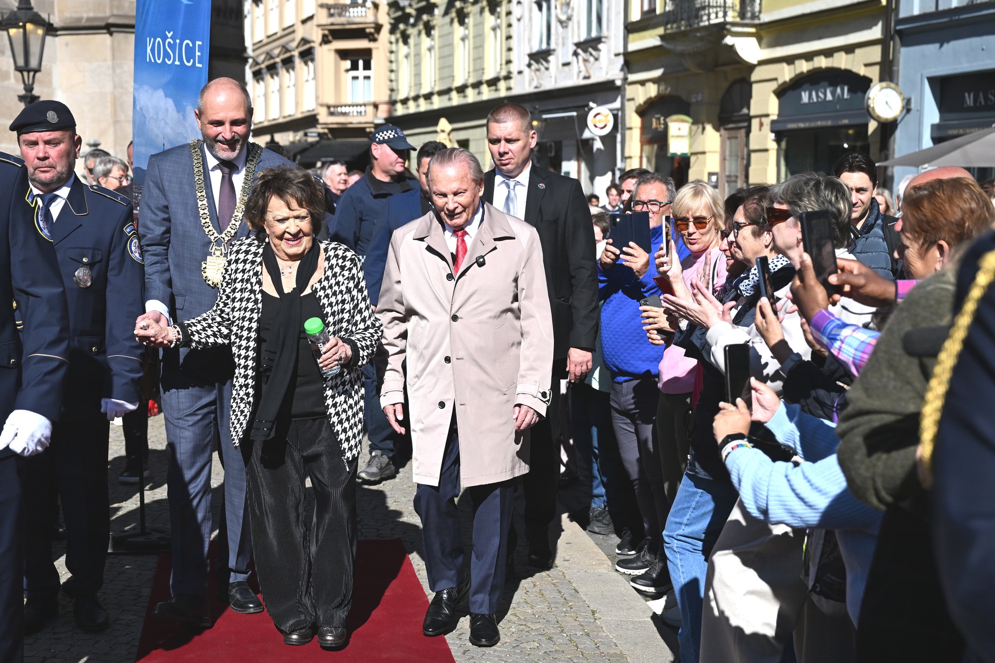 Odhalenie pamätnej dlaždice herečky Jiřiny Bohdalovej v Košiciach.