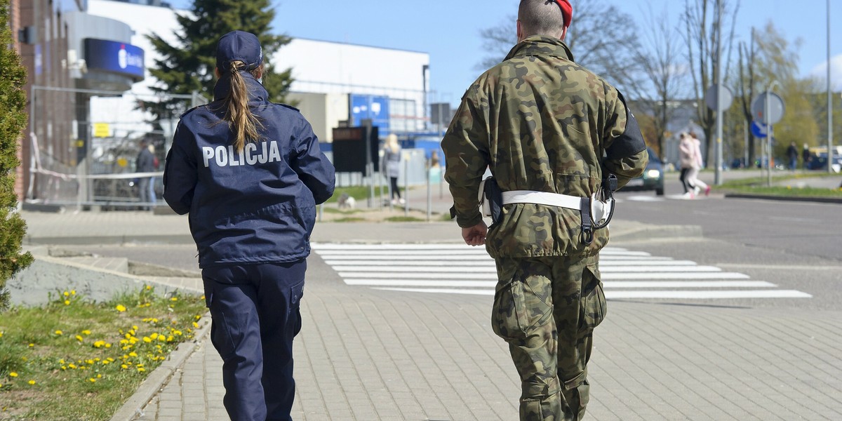 Emeryci mundurowi kolejną grupą, która straciła na Polskim Ładzie.