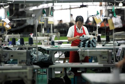 Zagraniczne koncerny oddzieżowe zlecają produkcję polskim zakładom