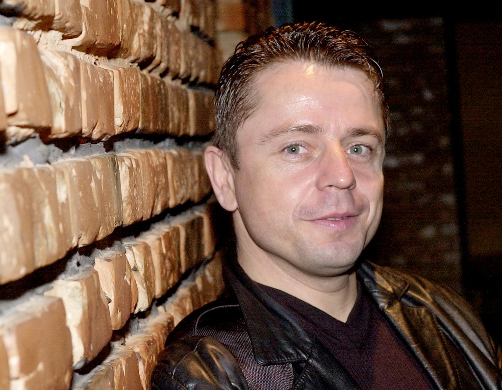 Maroš Kramár (vľavo) s manželkou Natašou a český spevák Petr Muk.