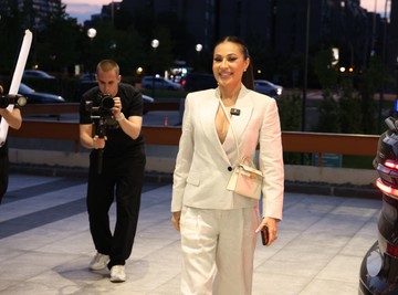 NEVIĐENE EMOCIJE NA CECIN 53. ROĐENDAN: Čestitaju joj sa svih strana, a jedna se POSEBNO IZDVOJILA, koju javnost vidi PRVI PUT! (FOTO)