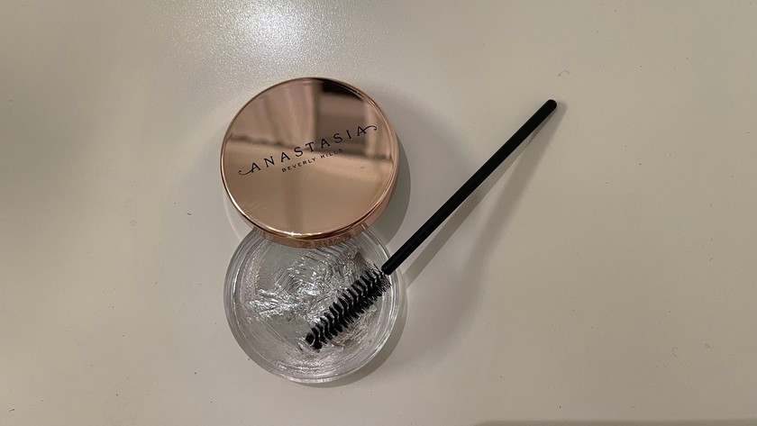Augenbrauen-Wachs «Brow Freeze» von Anastasia Beverly Hills für 33.90 Franken, via Manor. 
