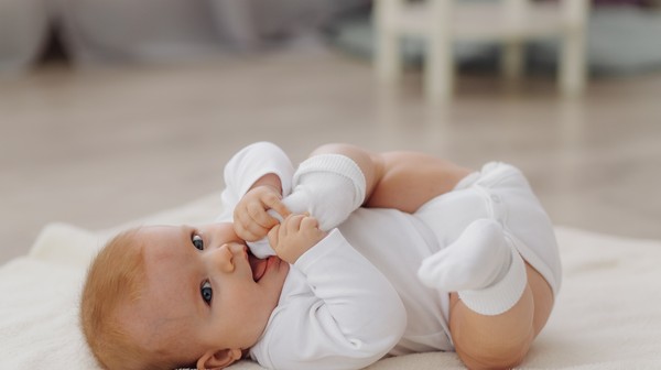 Wybierając imię dla dziecka, należy pamiętać, że według prawa, nie powinniśmy decydować się na imię ośmieszające. Co więcej, imię powinno wskazywać też na płeć dziecka.