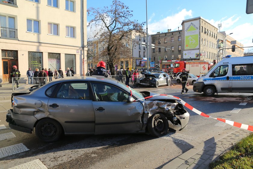 Wypadek na ulicy Zachodniej przy Lutomierskiej. Cztery osoby ranne