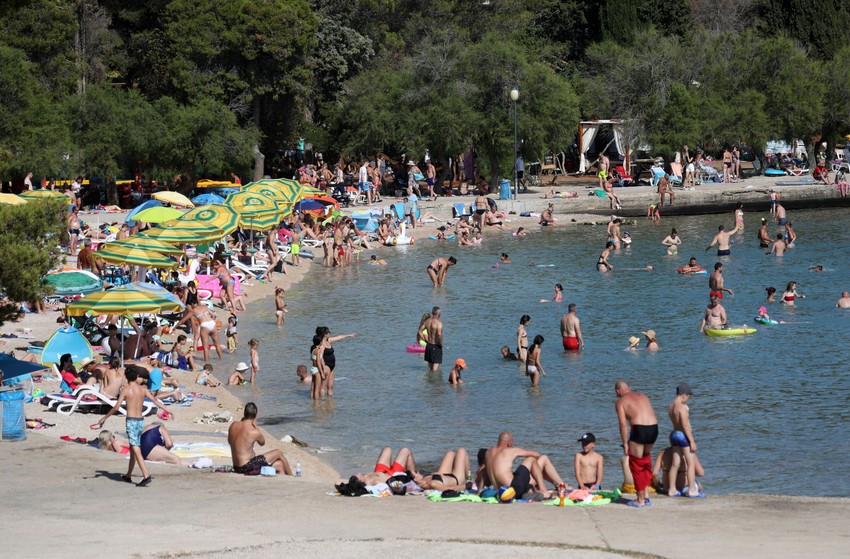 Usvojen novi zakon u Hrvatskoj: Nema više hotelskih plaža, besplatan ulaz za sve 