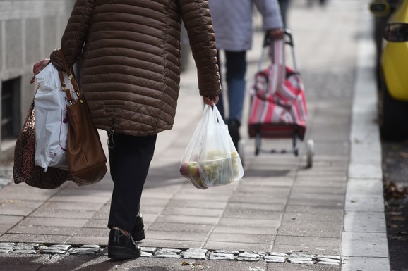 Velike promene za penzionere: Stiže više novca za 700.000 građana! Sve o povećanju penzija i paketima podrške
