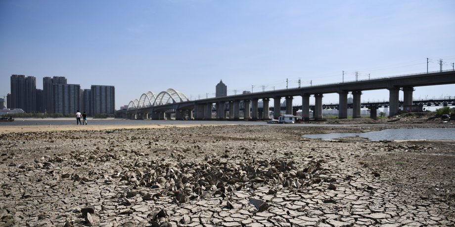 Wyschnięta rzeka w mieście Harbin na północnym wschodzie Chin.