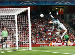 Szczęsny popełnił błędy i puścił trzy gole. Zobacz wideo