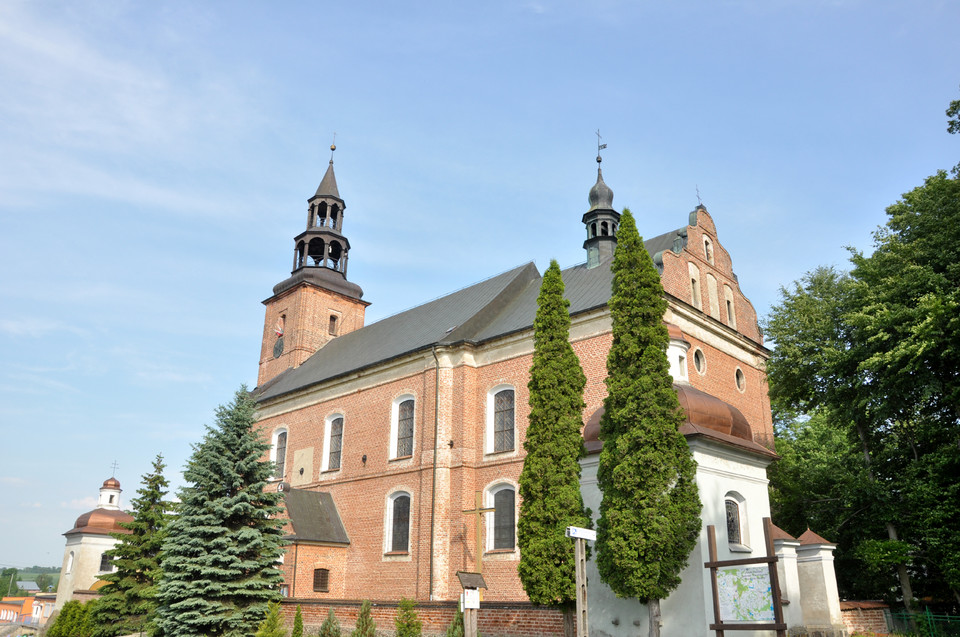 Głotowo niedaleko Dobrego Miasta - kościół pw. Najświętszego Zbawiciela i Kalwaria Warmińska