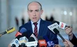 Budka o rewelacjach portalu wpolityce.pl: Wyssane z palca bzdury, powtarzane za niewiarygodnym portalem