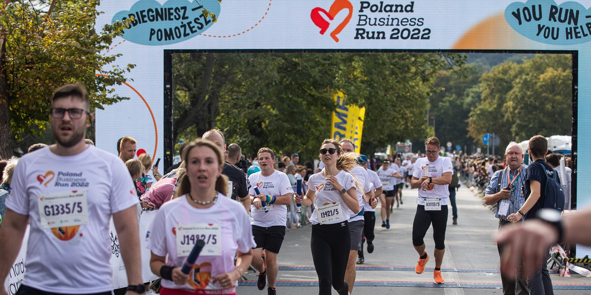 Do startu w Poland Business Run uczestników niezmiennie od lat zagrzewa hasło: Pobiegniesz – pomożesz! 