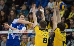 PlusLiga: Sensacje porażki siatkarzy Skry i Resovii