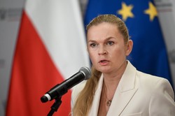 Barbara Nowacka: Patriotyzm to nie jest wymachiwanie flagą i krzyczenie "Polska"