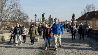 Premier Czech zapowiada radykalne zaostrzenie restrykcji