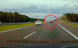 "Gońcie go, błagam!" Policja szuka bandyty z Arteona, na S7 zepchnął rodzinę na bariery [WIDEO]