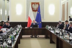 Stopnie alarmowe na terenie całego kraju. Premier podpisał zarządzenia