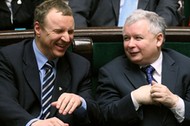 Jacek Kurski i Jarosław Kaczyński w Sejmie. Zdjęcie z 2008 r.