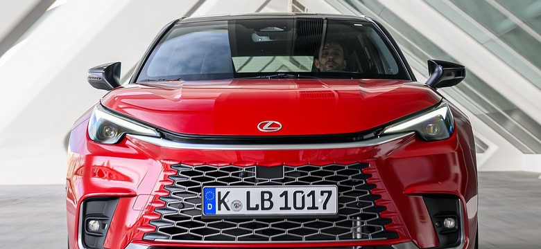 Nowy Lexus wjeżdża do Polski. Japończycy już świętują sukces