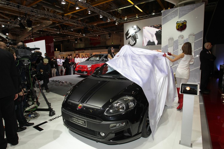 Salon samochodowy w Bolonii