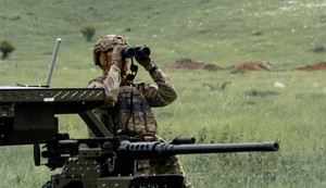 Ukrajinska vojska tokom vežbe sa borbenim dronom u Harkovskoj oblasti 24. maja