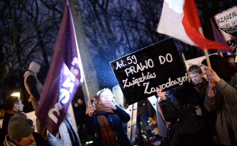 Protest Partii Razem przed KPRM