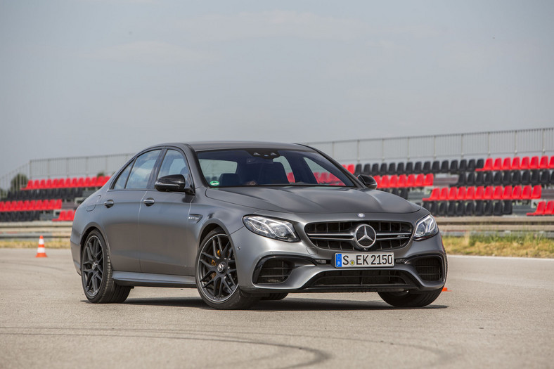 Mercedes-AMG E 63 S 4Matic+ - sportowiec o niewiarygodnych talentach