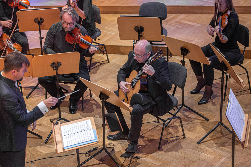 Inauguracja w Filharmonii Śląskiej - M. Nosal i Śląska Orkiestra Kameralna (fot. A. Pławski) 