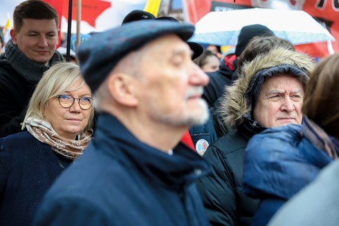 Julia Przyłębska, Antoni Macierewicz oraz Piotr Gliński na Narodowym Marszu Papieskim w Warszawie / źródło: Rafał Guz/PAP