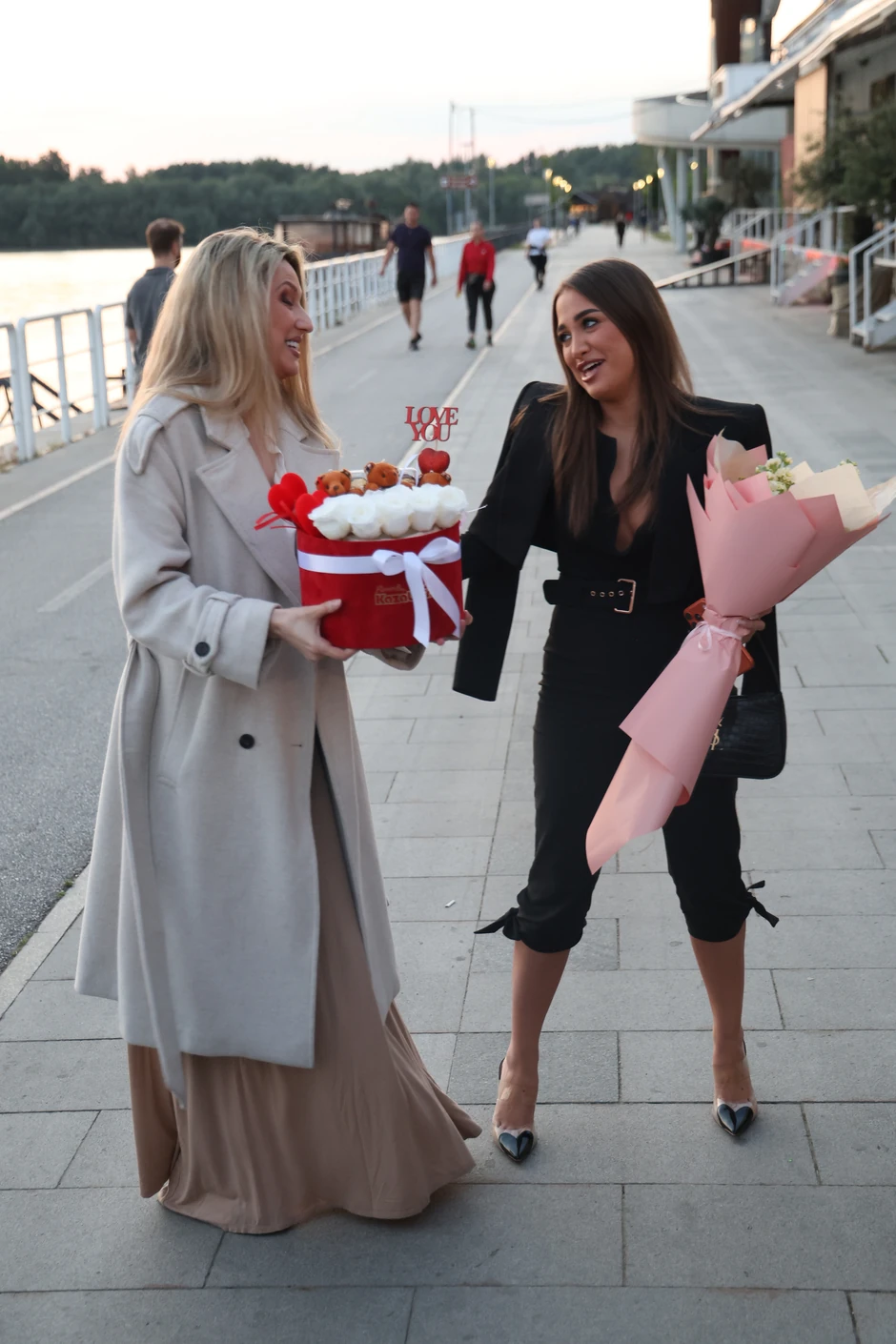 Rođendan Katarine Grujić, Rada Manojlović i Milica Jokić