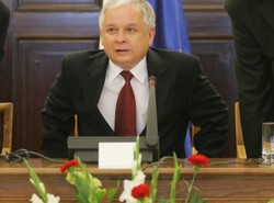 Prezydent napisze własną ustawę medialną