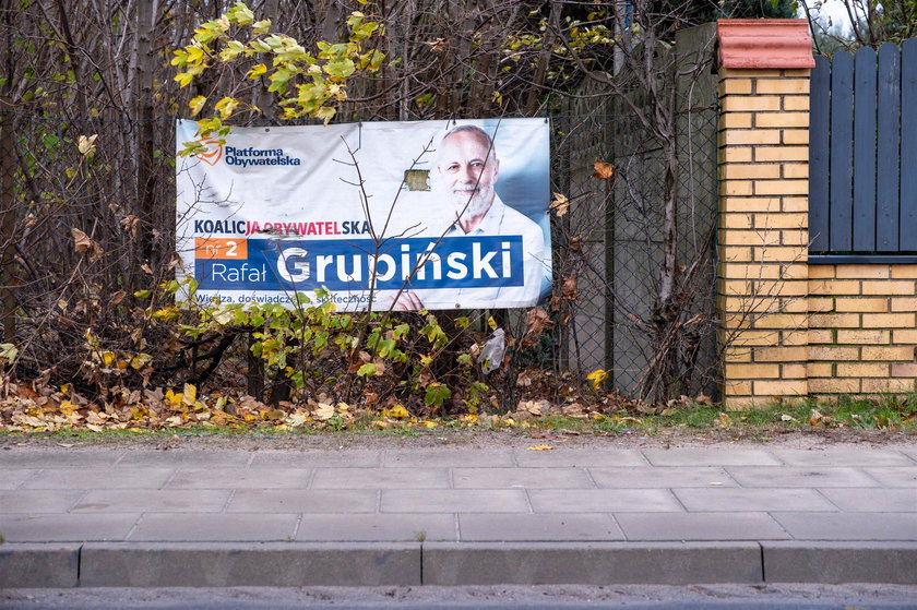 Plakat z Rafałem Grupińskim.