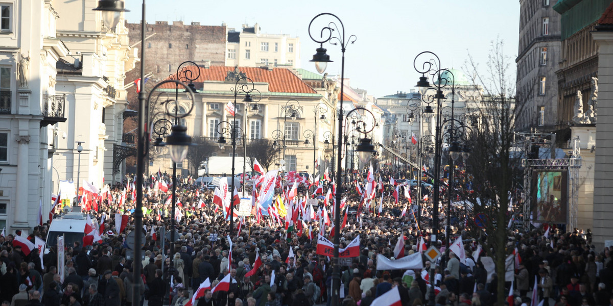 KATASTROFA SMOLEŃSKA, OBCHODY