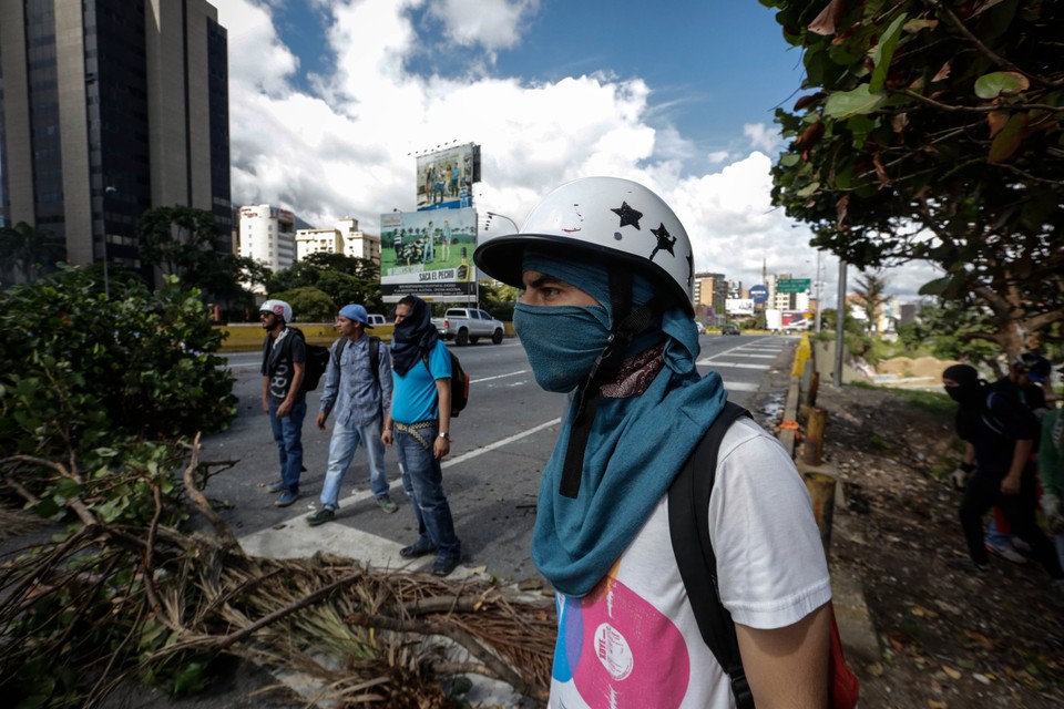 VENEZUELA CRISIS (Opposition begins the first day of great protest in Venezuela)