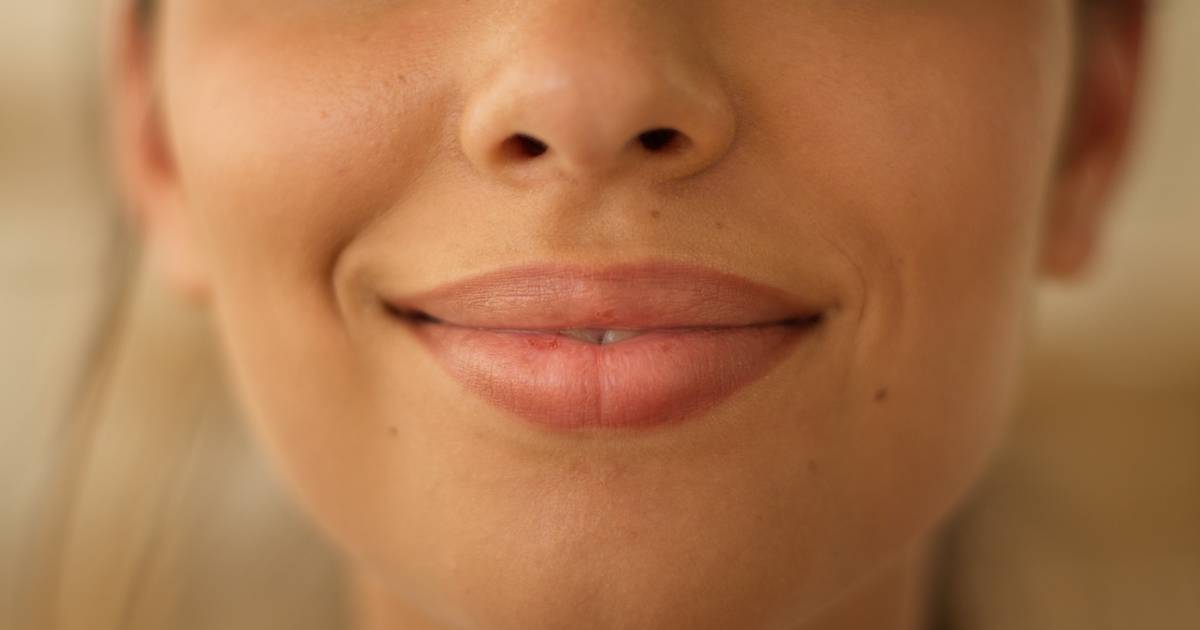 Ten balsam do ust z masłem shea trzykrotnie przyspiesza regenerację i nawilżenie