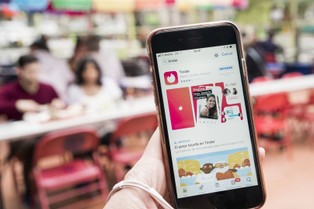 Pokolenie Z porzuca aplikacje randkowe? Rynek nadal pozostaje wielomiliardowy