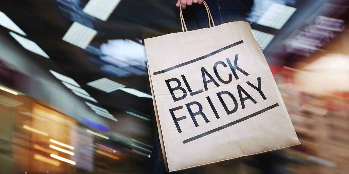 Z badań Deloitte wynika też, że obniżki cen na Black Friday sięgały ostatnio średnio 3,6 proc., czyli w zasadzie były symboliczne.