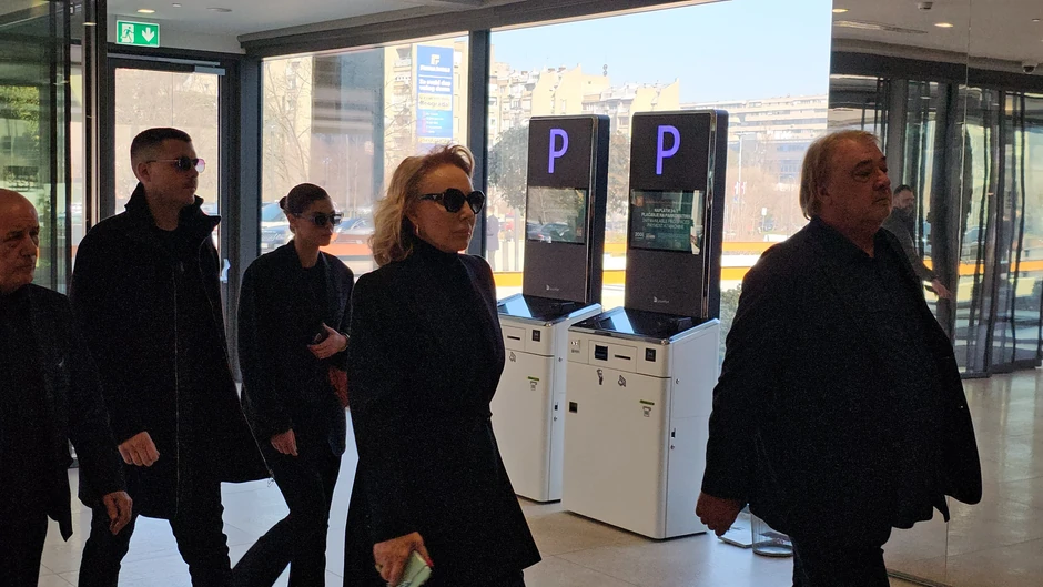 Brena i Boba sa sinom i snajkom stigla na komemoraciju